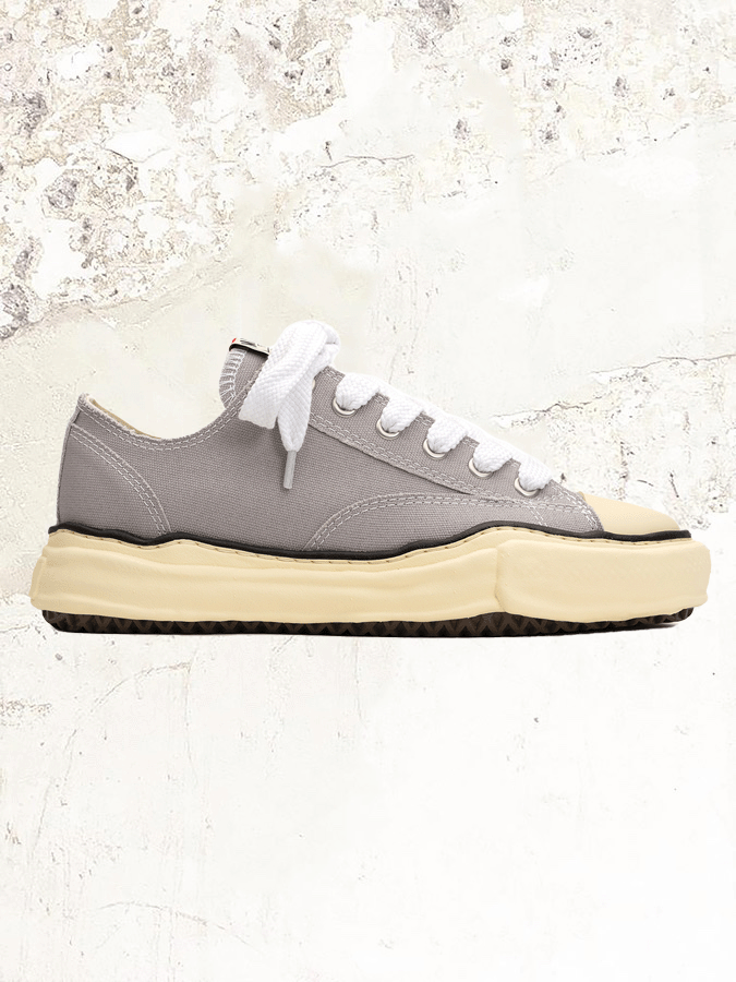 Maison Mihara Yasuhiro OG Sohle Canvas Niedrigschnitt Sneaker